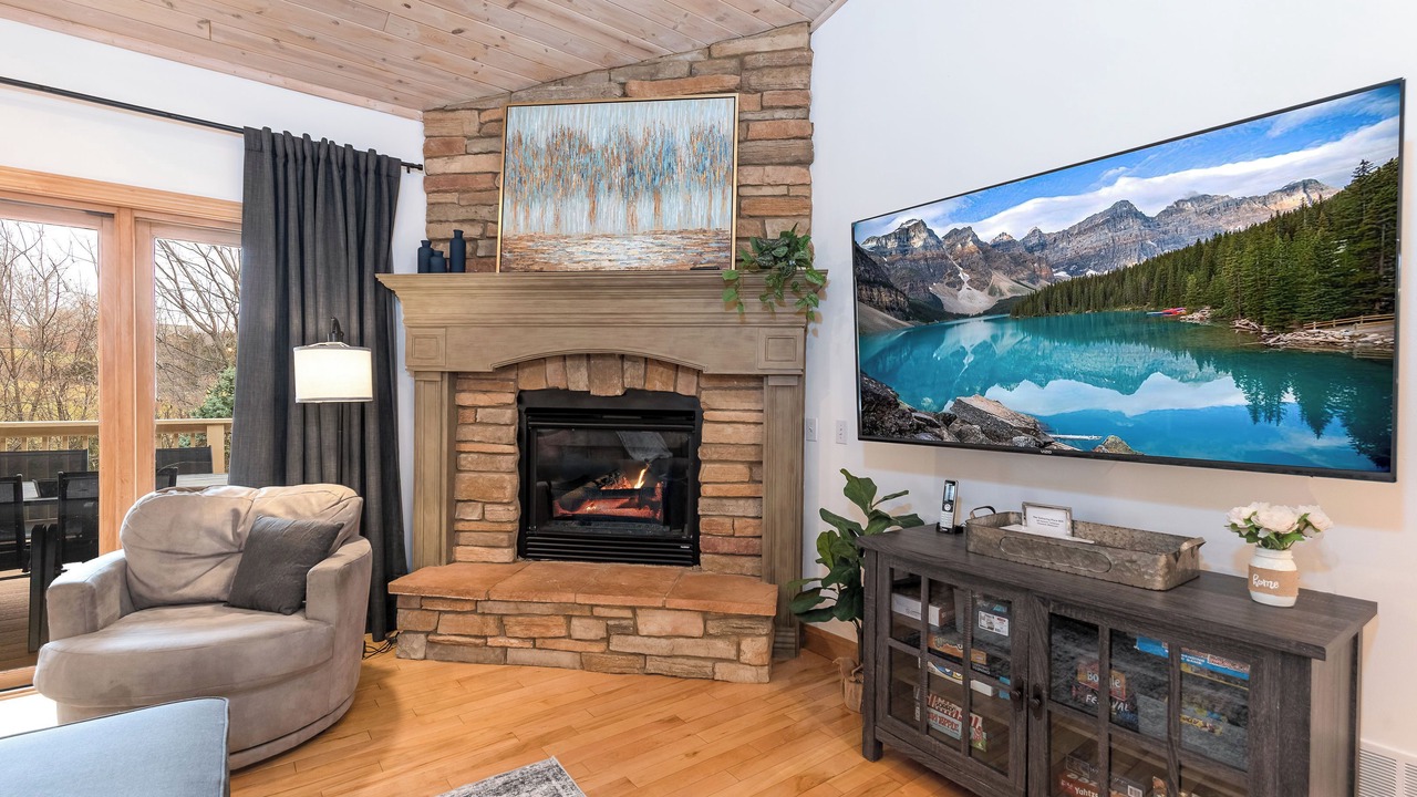 Photo of Livingroom in The Galena Territory