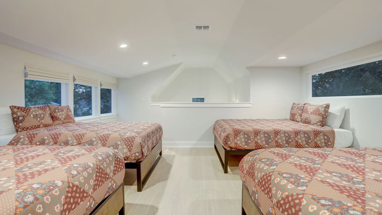 Photo of Bedroom in Holly