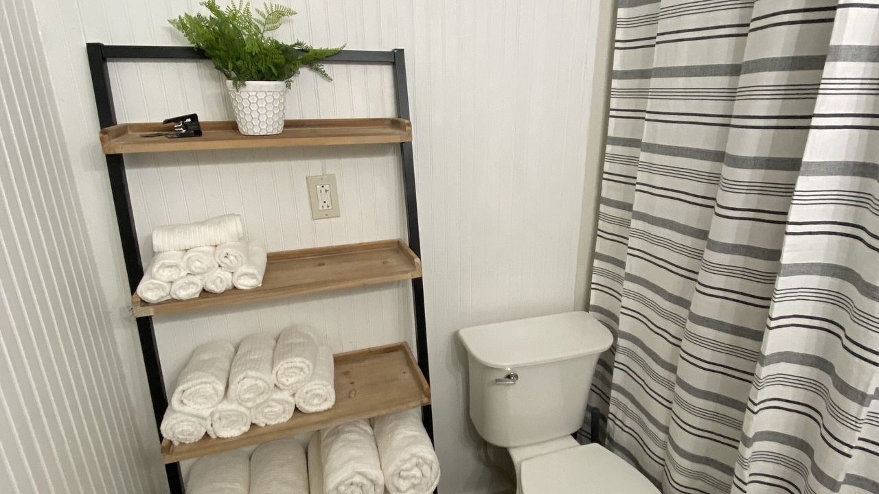 Photo of Bathroom in Roach