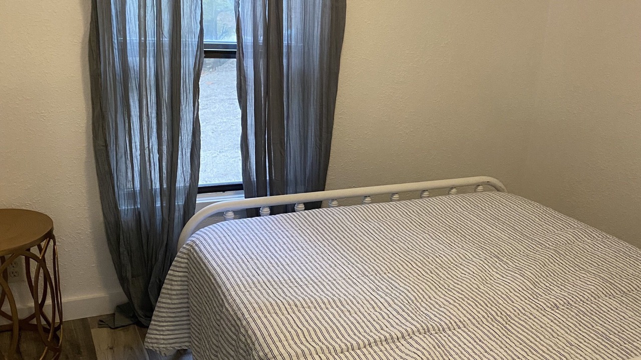 Photo of Bedroom in Roach