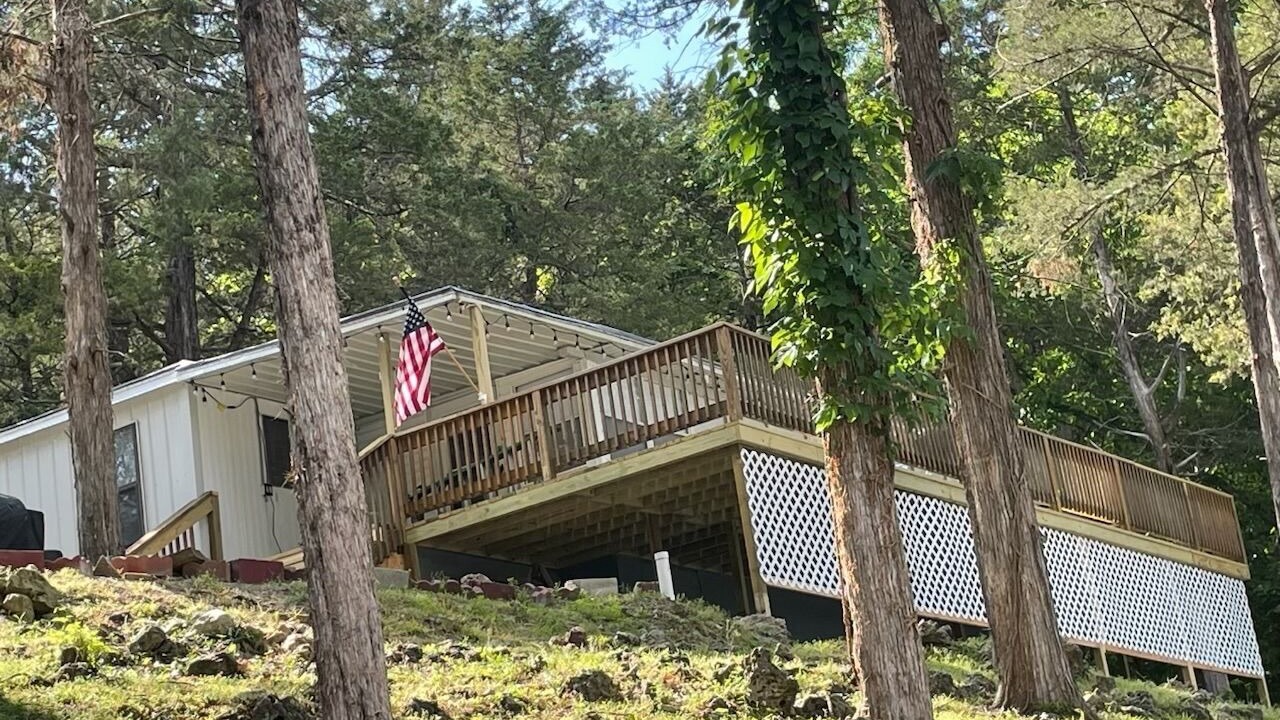 Photo of Outdoor in Roach