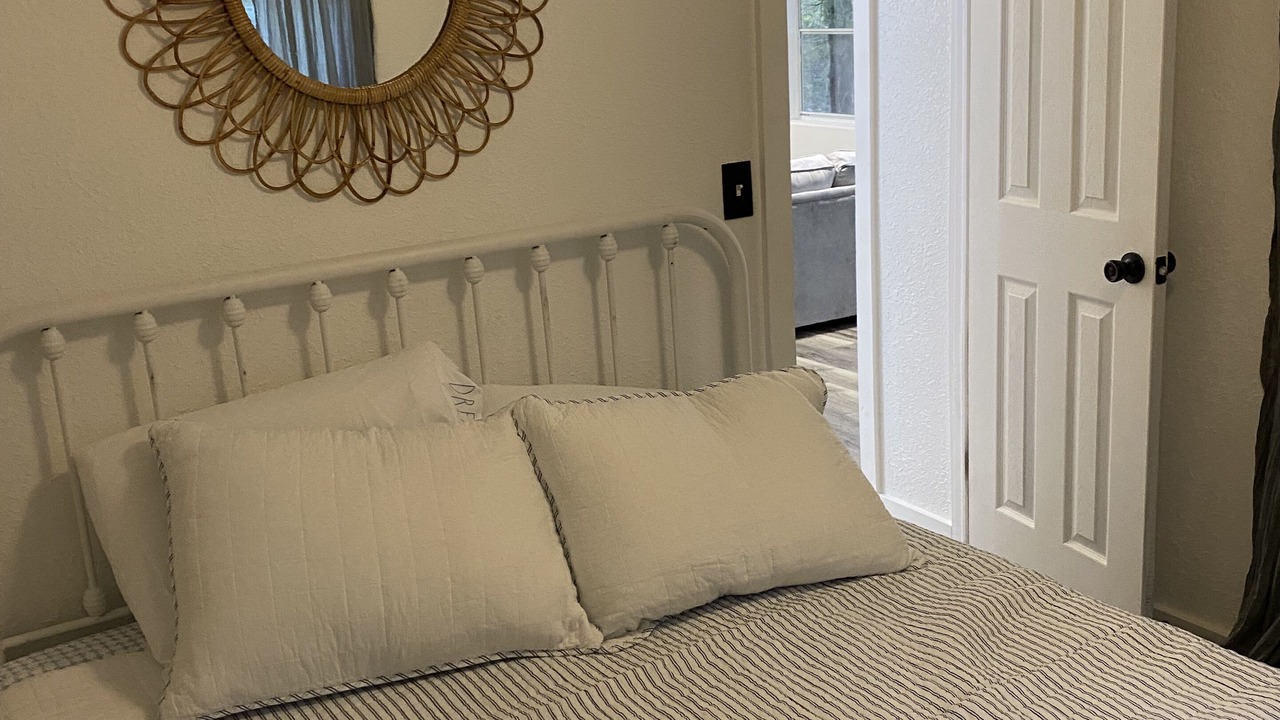 Photo of Bedroom in Roach