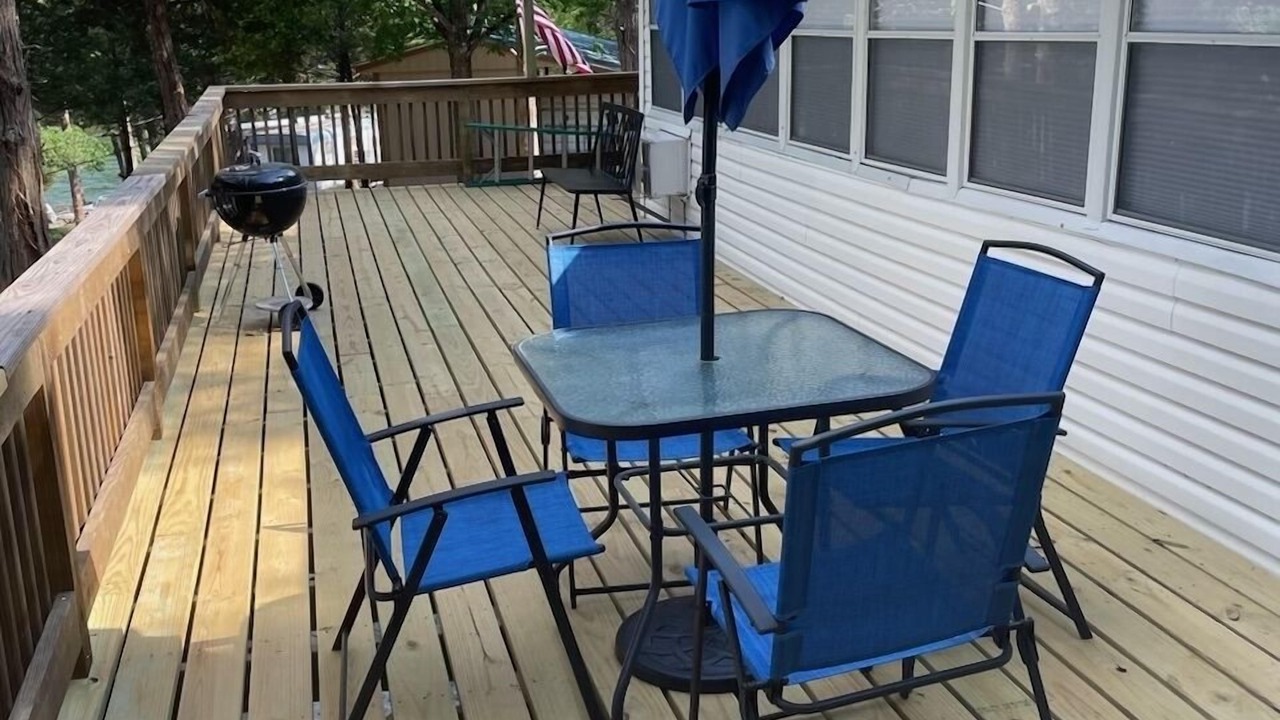 Photo of Outdoor in Roach