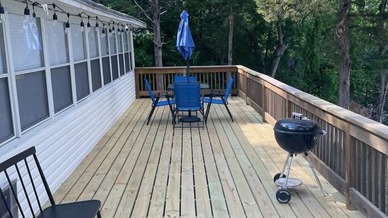 Photo of Outdoor in Roach