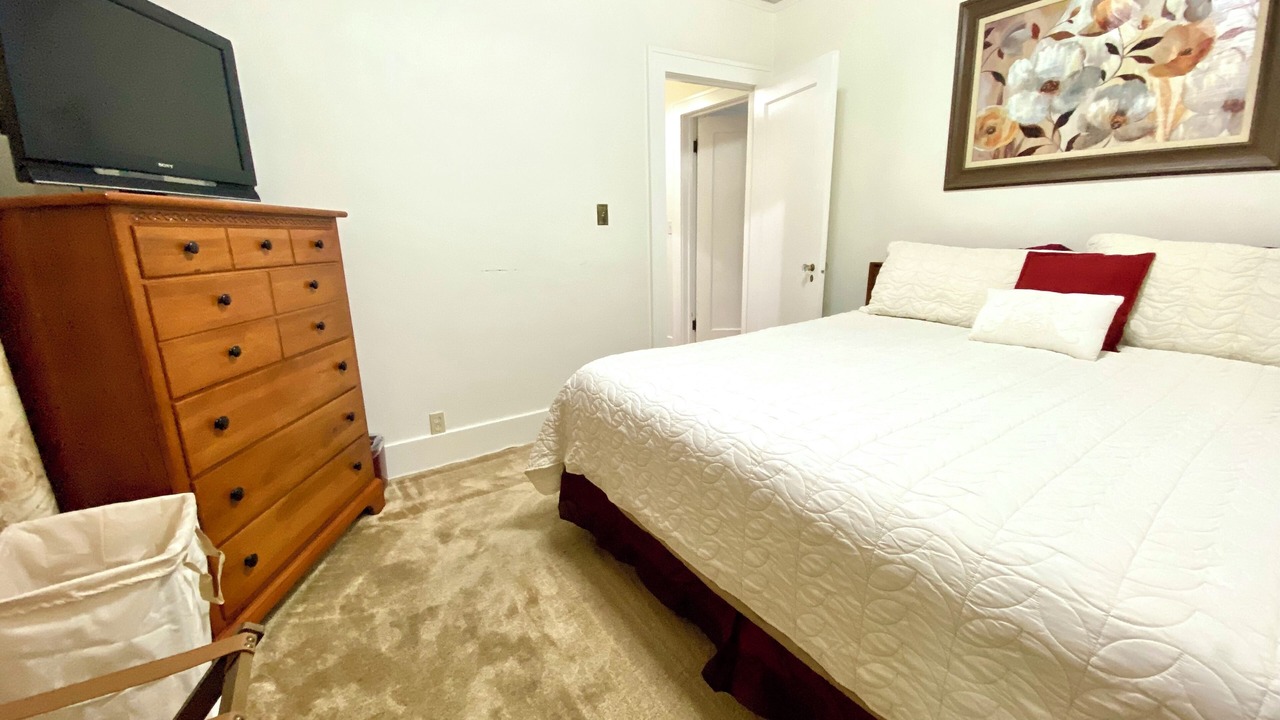 Photo of Bedroom in University District