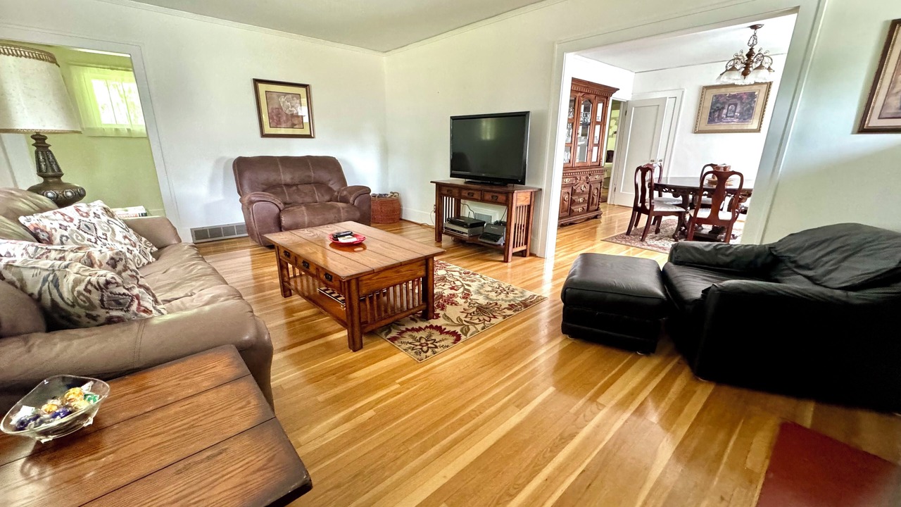 Photo of Livingroom in University District