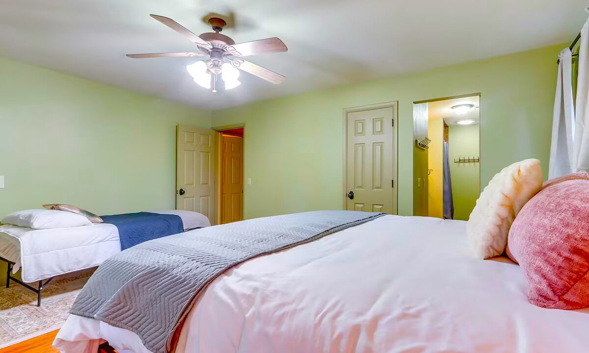 Photo of Bathroom in Benton County