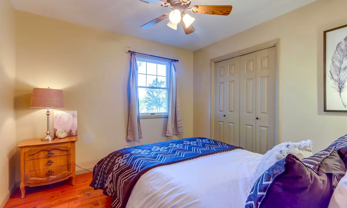 Photo of Bedroom in Benton County