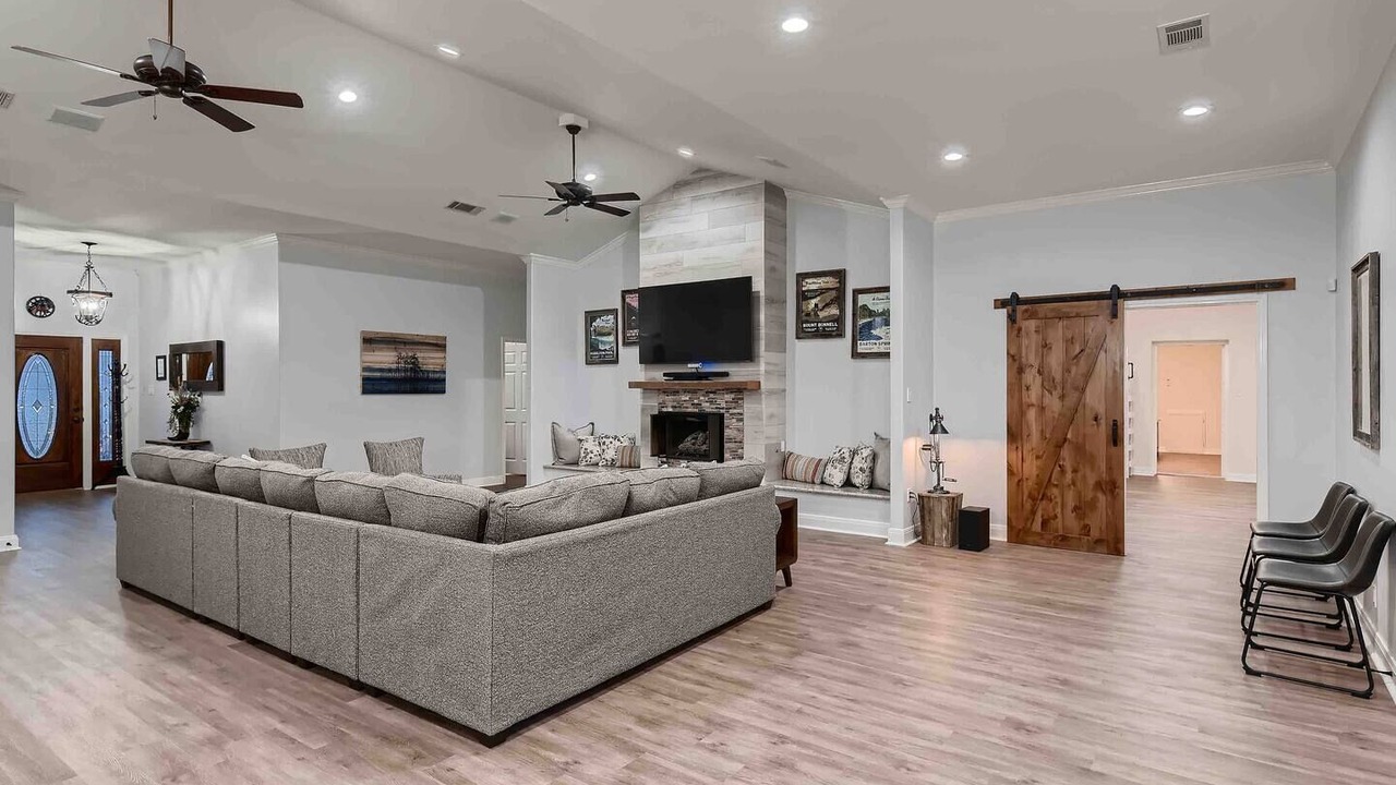 Photo of Livingroom in Spicewood