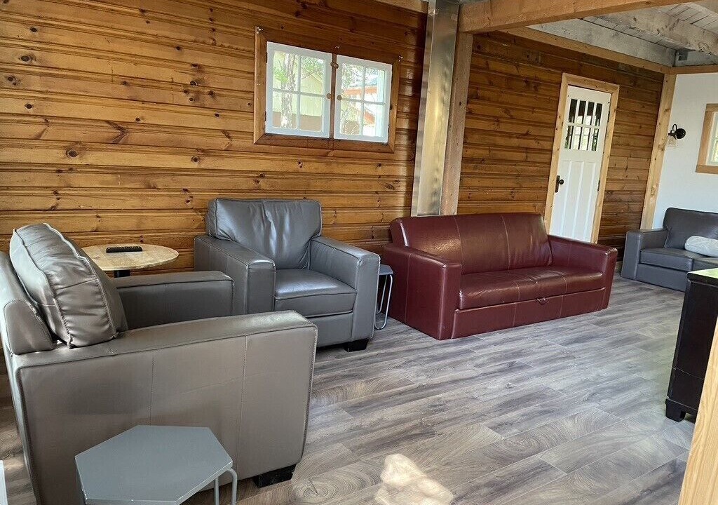 Photo of Livingroom in B-Say-Tah