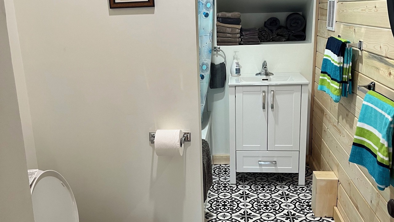 Photo of Bathroom in B-Say-Tah