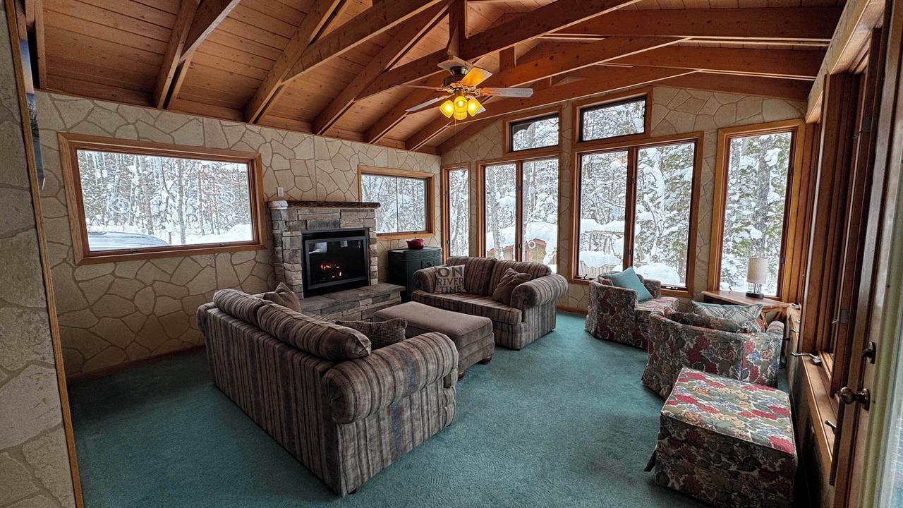 Photo of Livingroom in Thompsonville