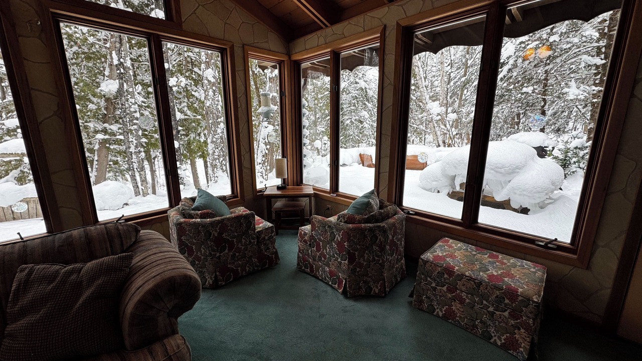 Photo of Livingroom in Thompsonville