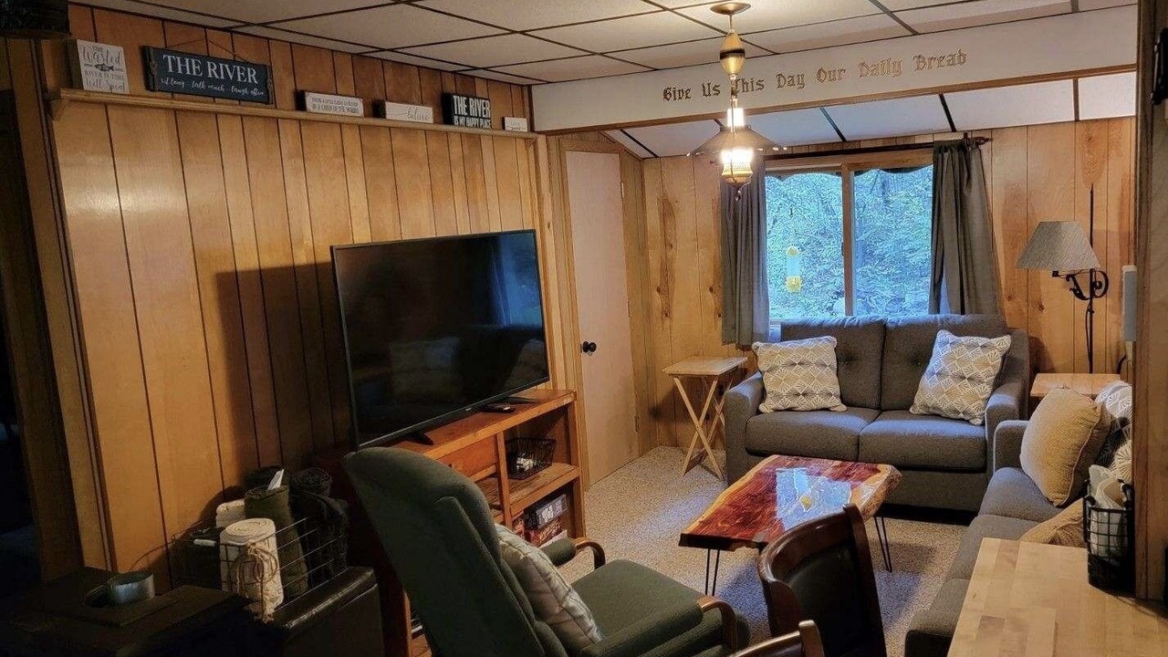 Photo of Livingroom in Thompsonville