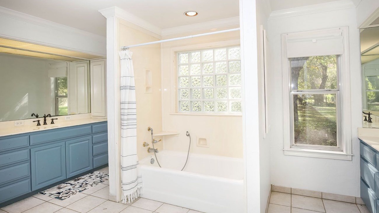 Photo of Bathroom in China Spring