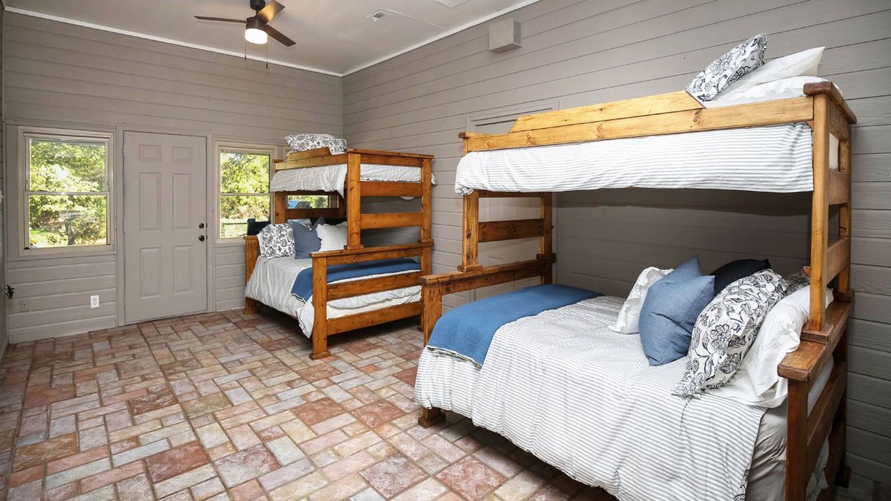 Photo of Bedroom in China Spring