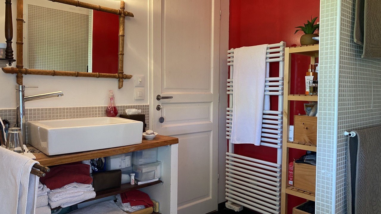 Photo of Bathroom in Beauchamps-sur-Huillard