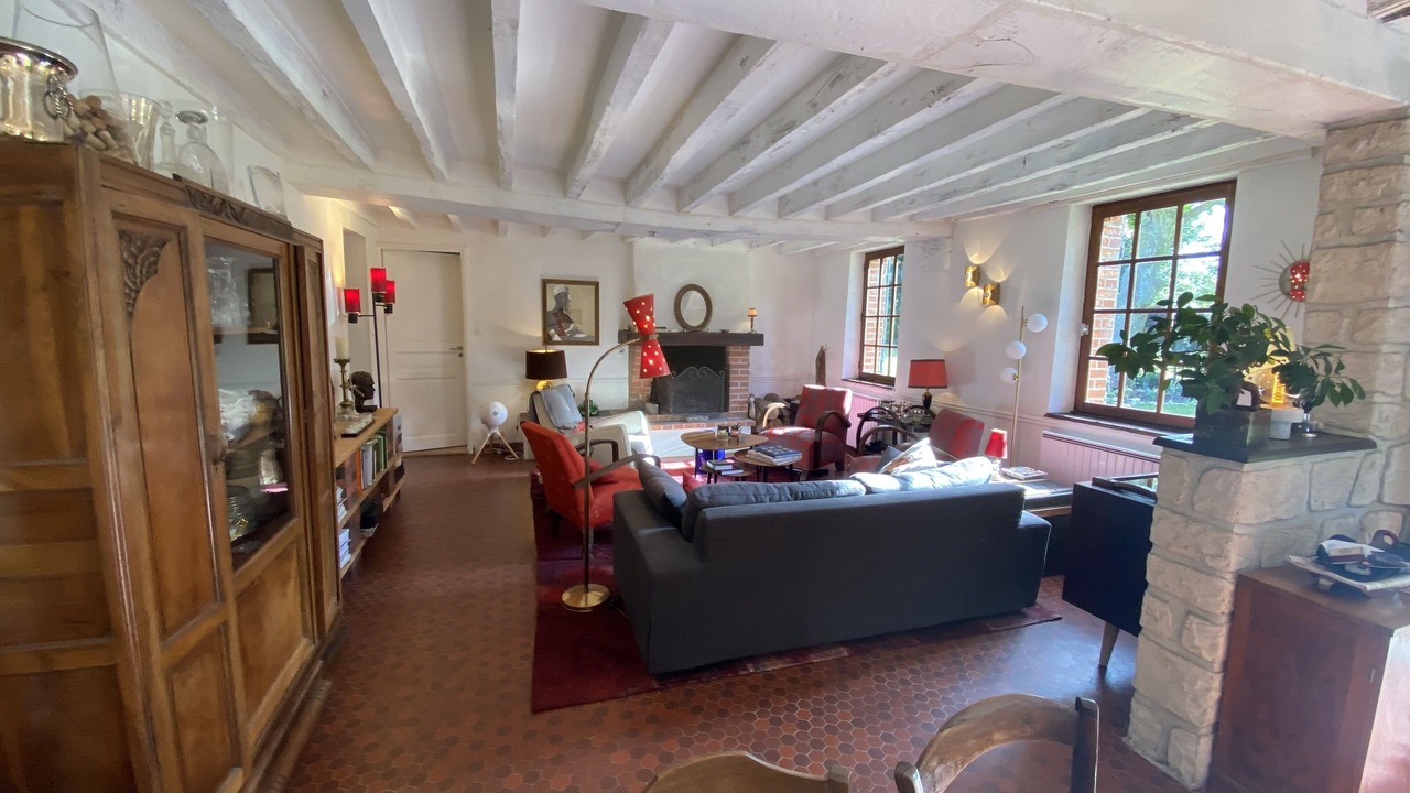 Photo of Livingroom in Beauchamps-sur-Huillard