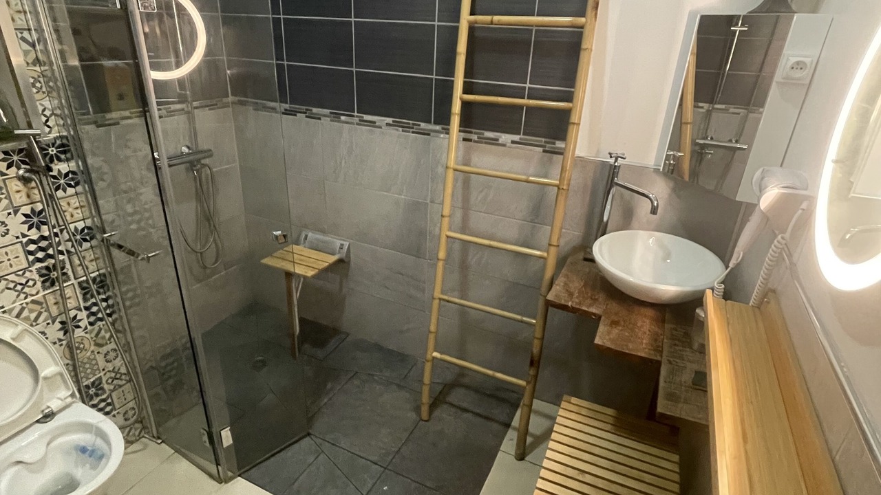 Photo of Bathroom in Comines