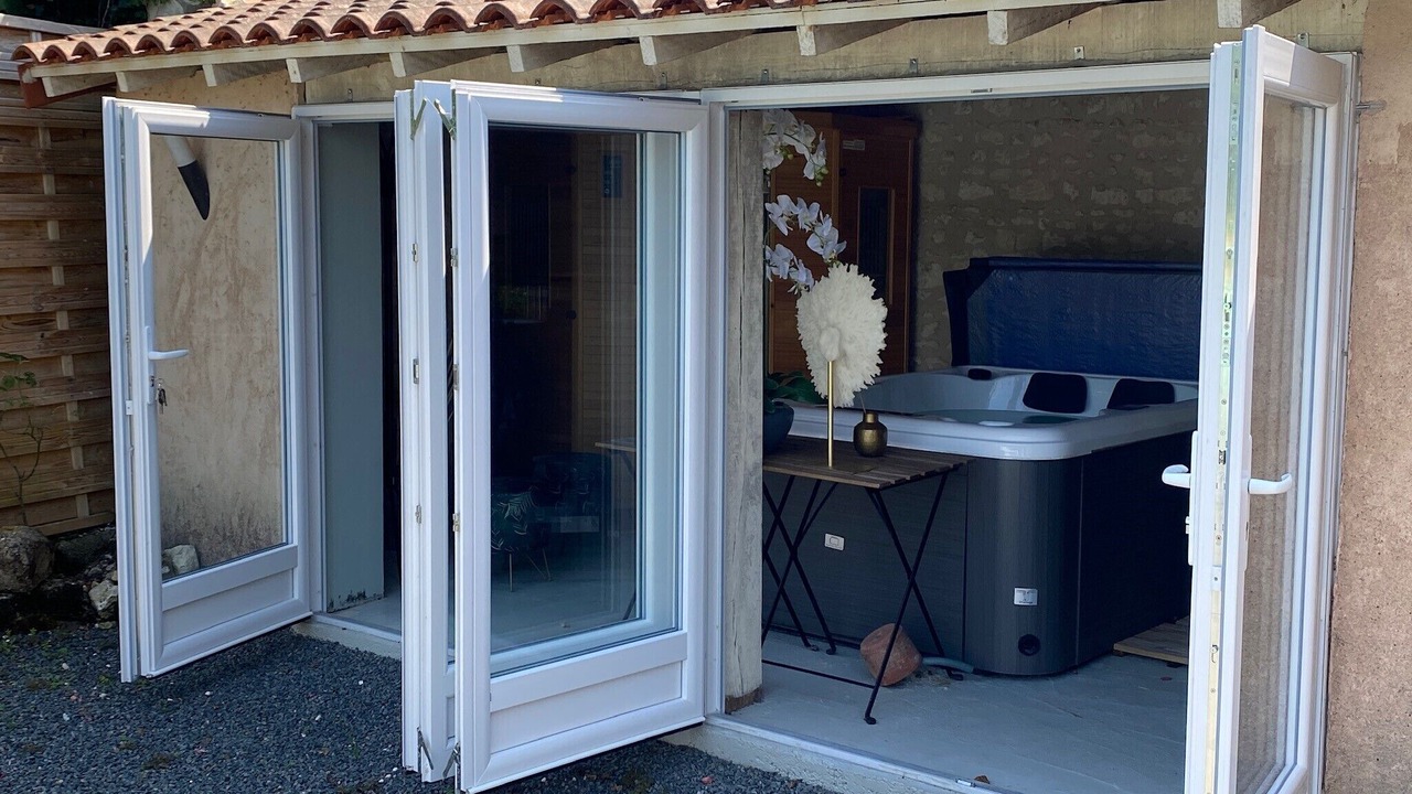 Photo of Patio Balcony in Courcoue