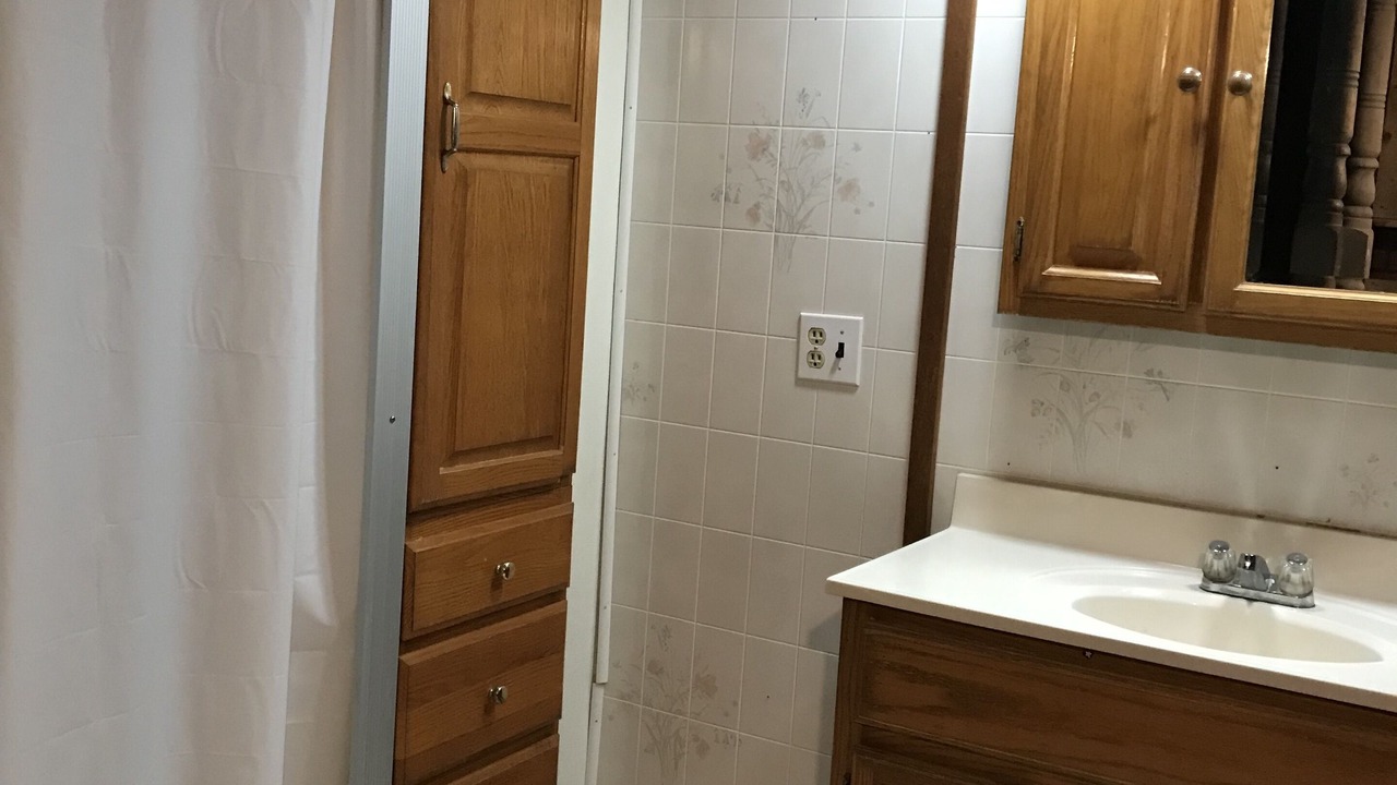 Photo of Bathroom in Guthrie County