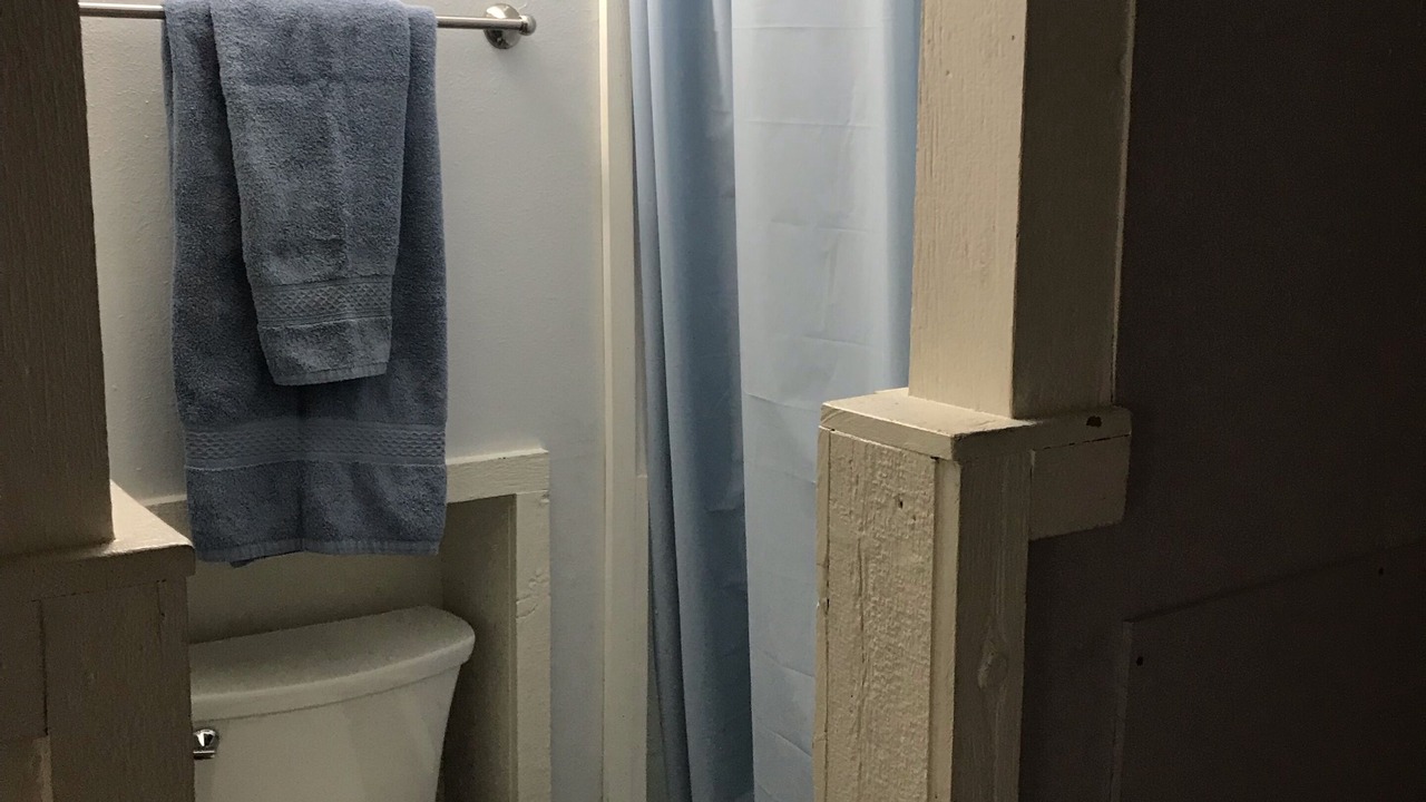 Photo of Bathroom in Guthrie County