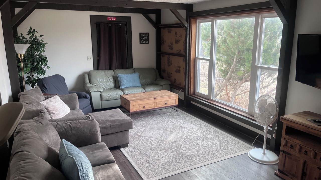 Photo of Livingroom in Guthrie County
