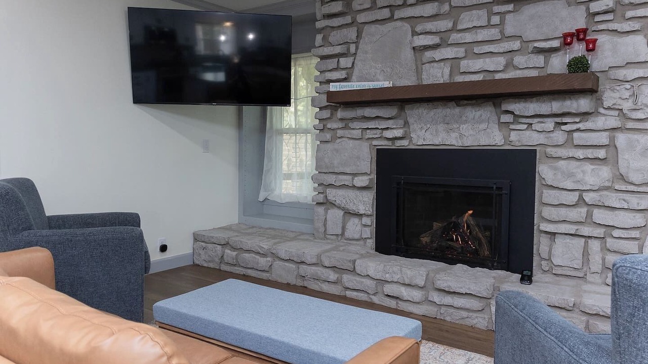 Photo of Livingroom in Lost Bridge Village