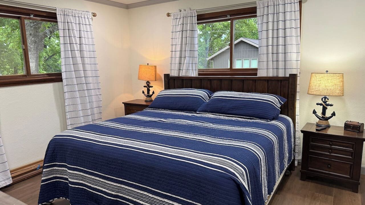 Photo of Bedroom in Lost Bridge Village