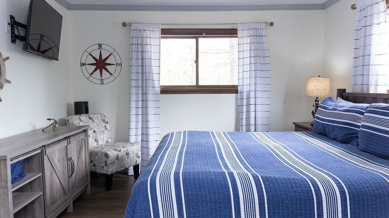 Photo of Bedroom in Lost Bridge Village