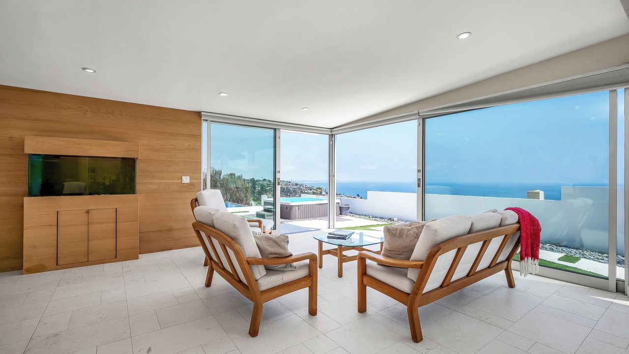 Photo of Livingroom in Malibu