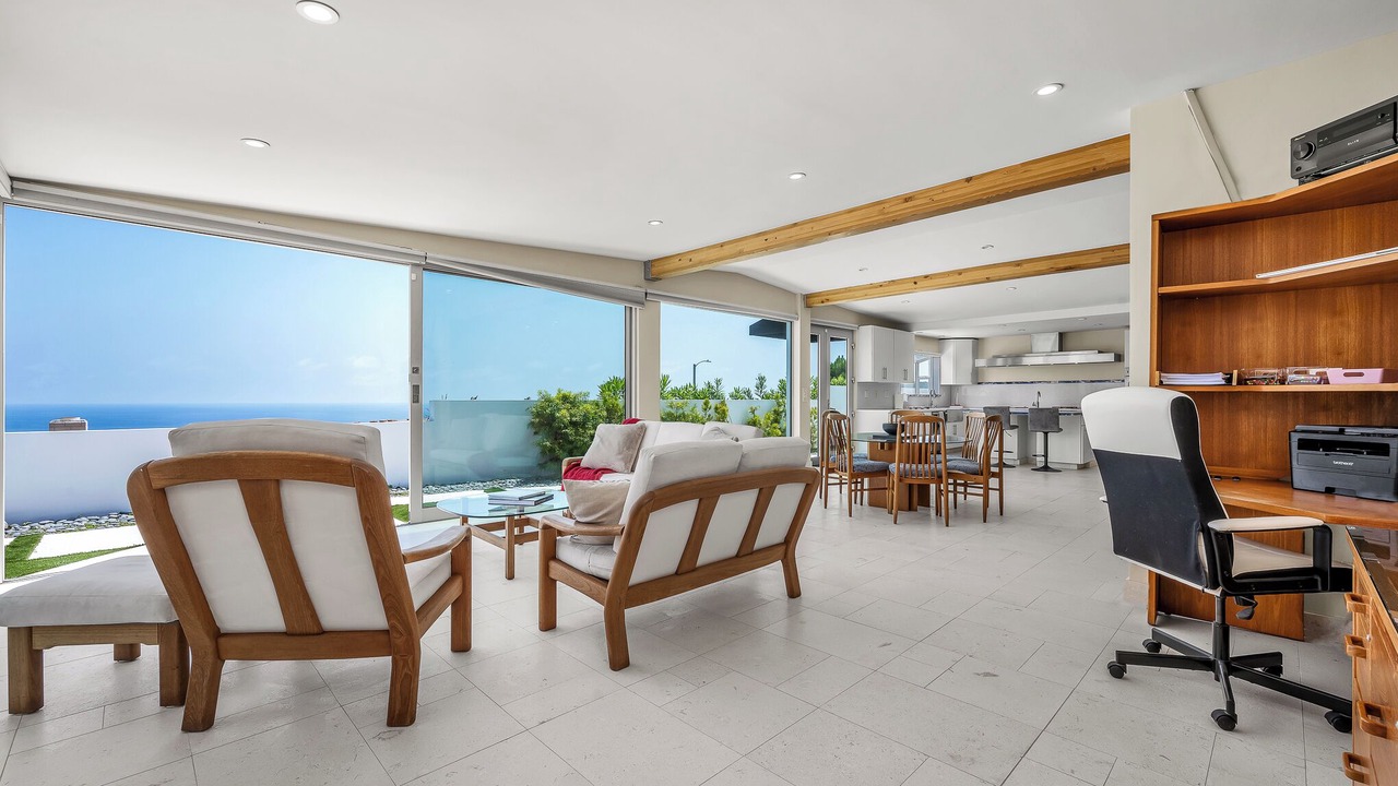 Photo of Livingroom in Malibu