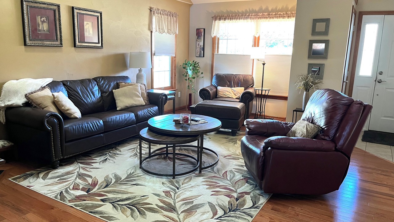 Photo of Livingroom in Delmont