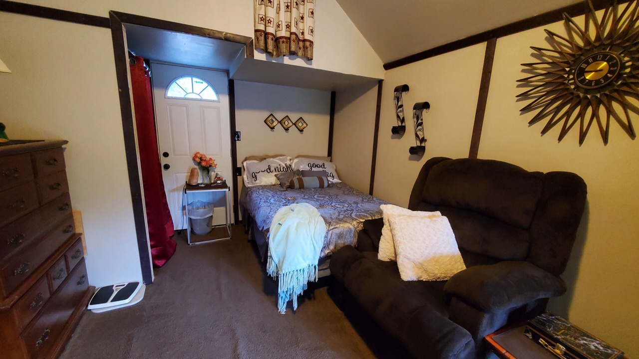 Photo of Bedroom in Maple View