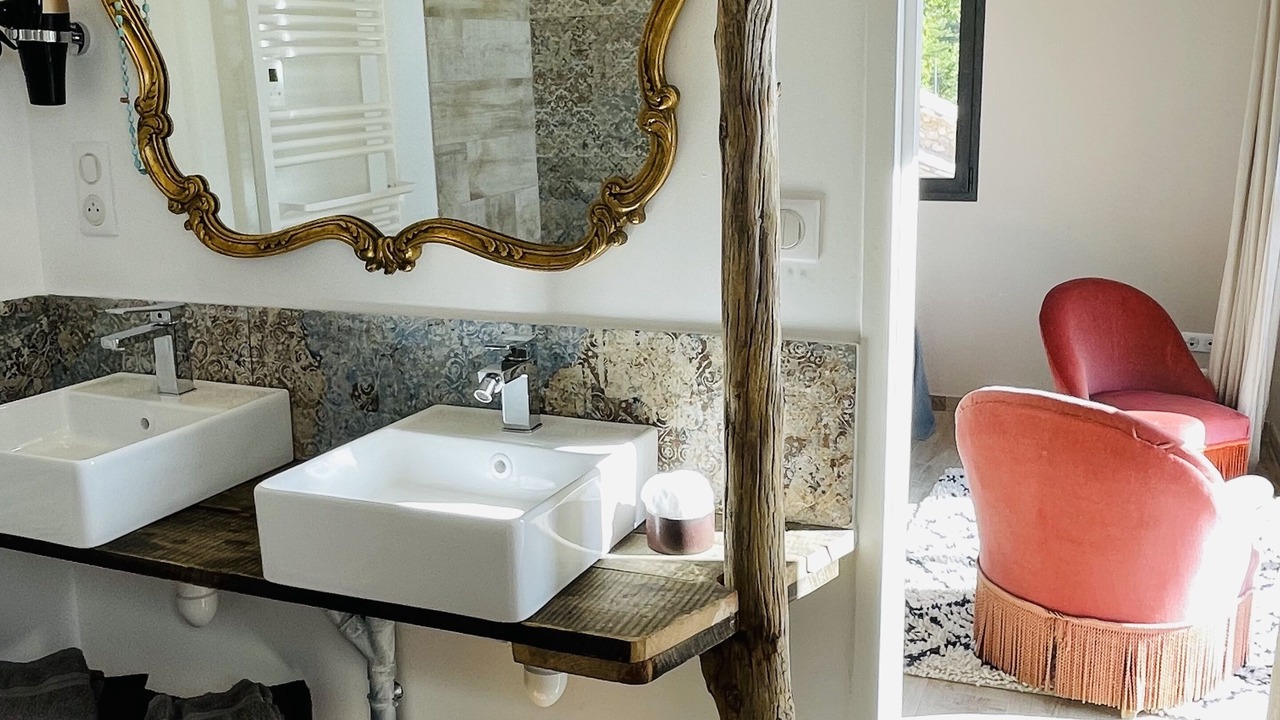 Photo of Bathroom in Arphy