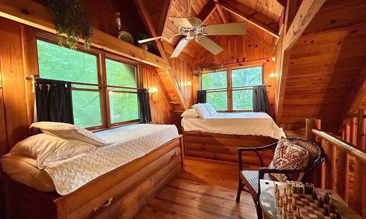 Photo of Bedroom in Benton