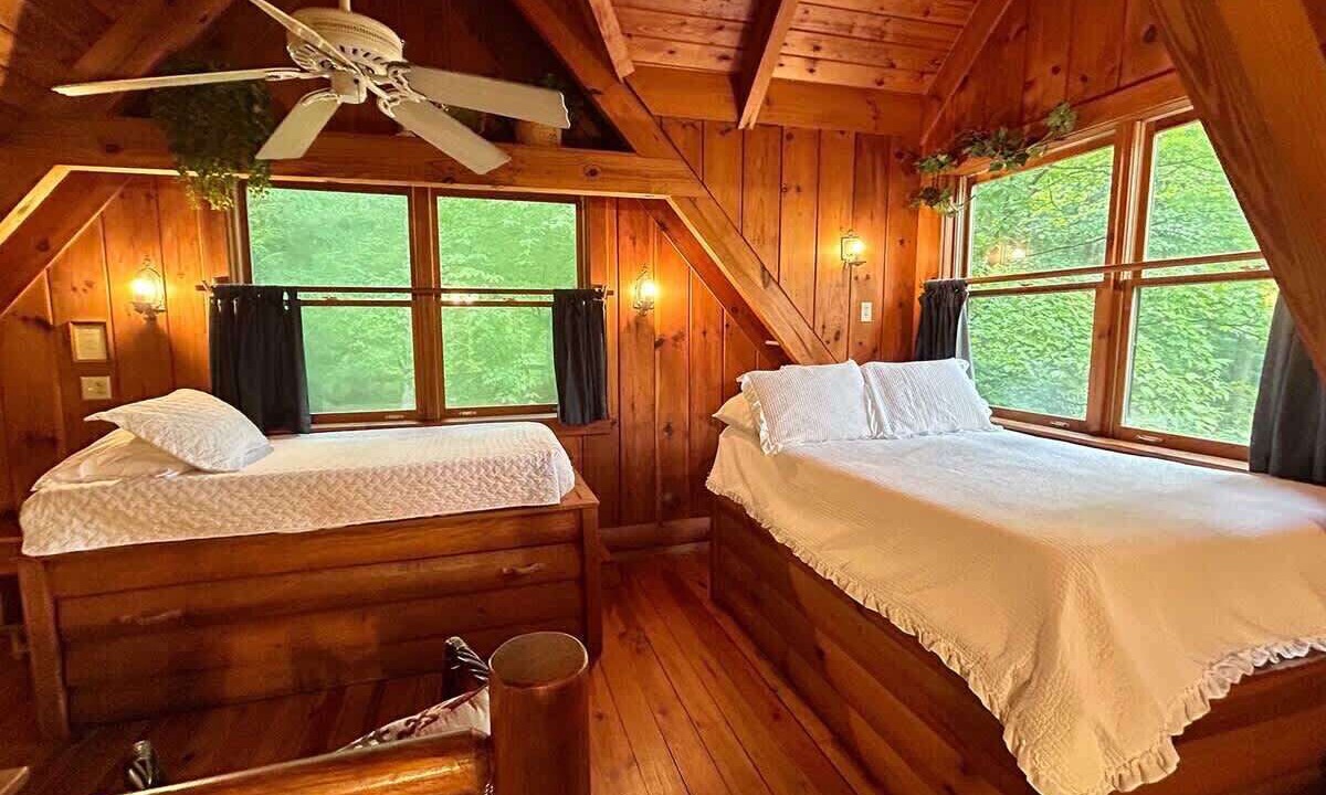 Photo of Bedroom in Benton