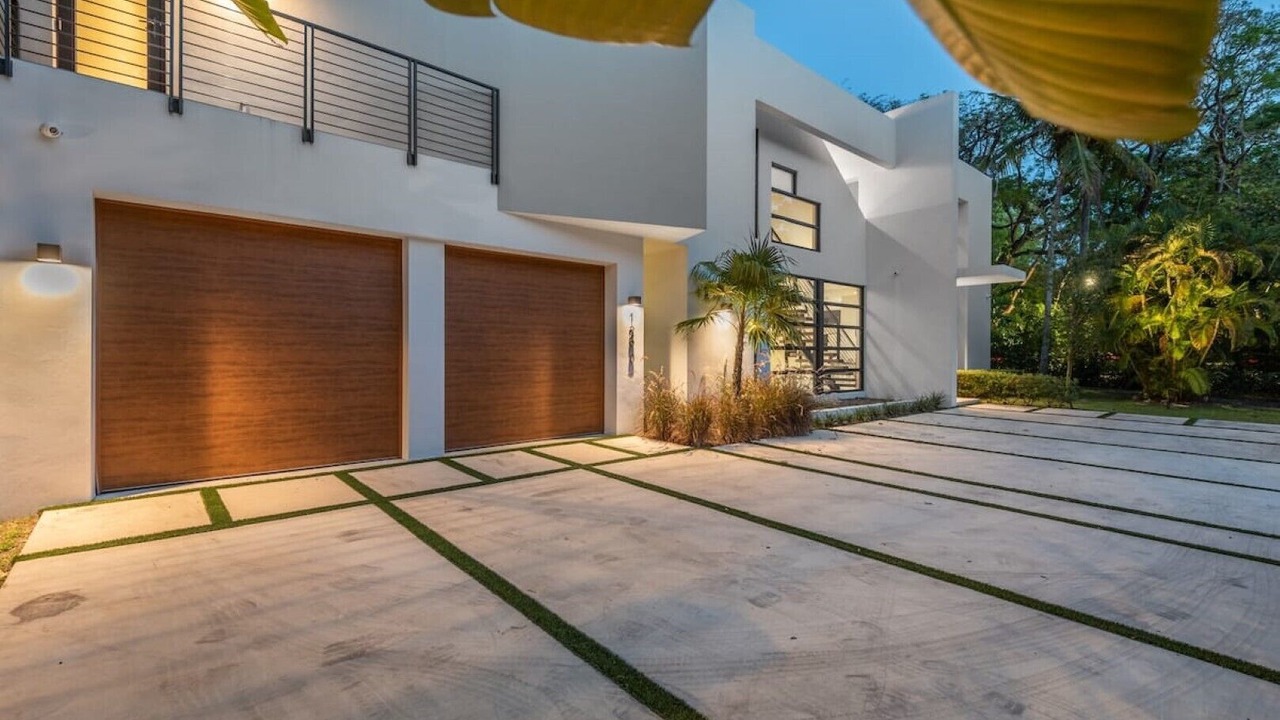Photo of Outdoor in Country Club Section