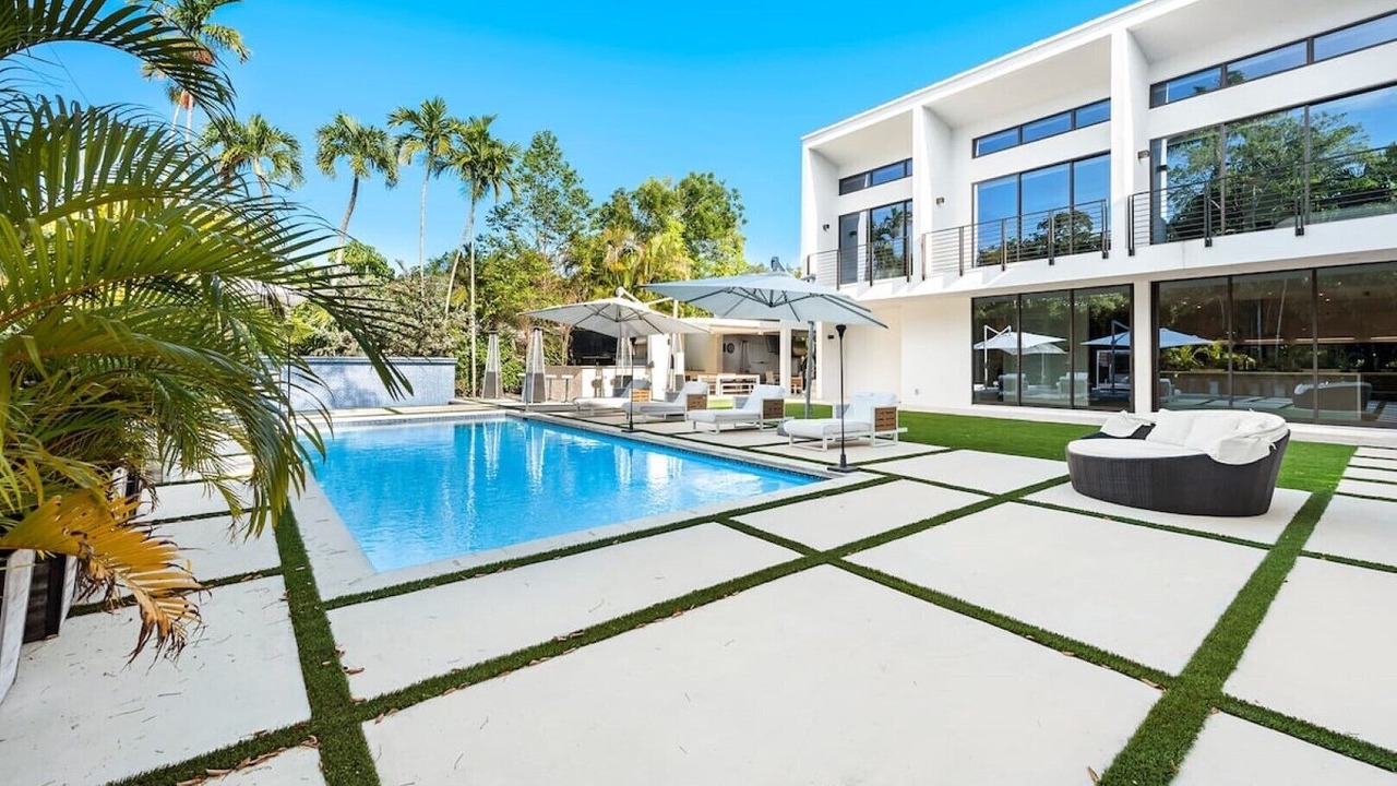 Photo of Outdoor in Country Club Section