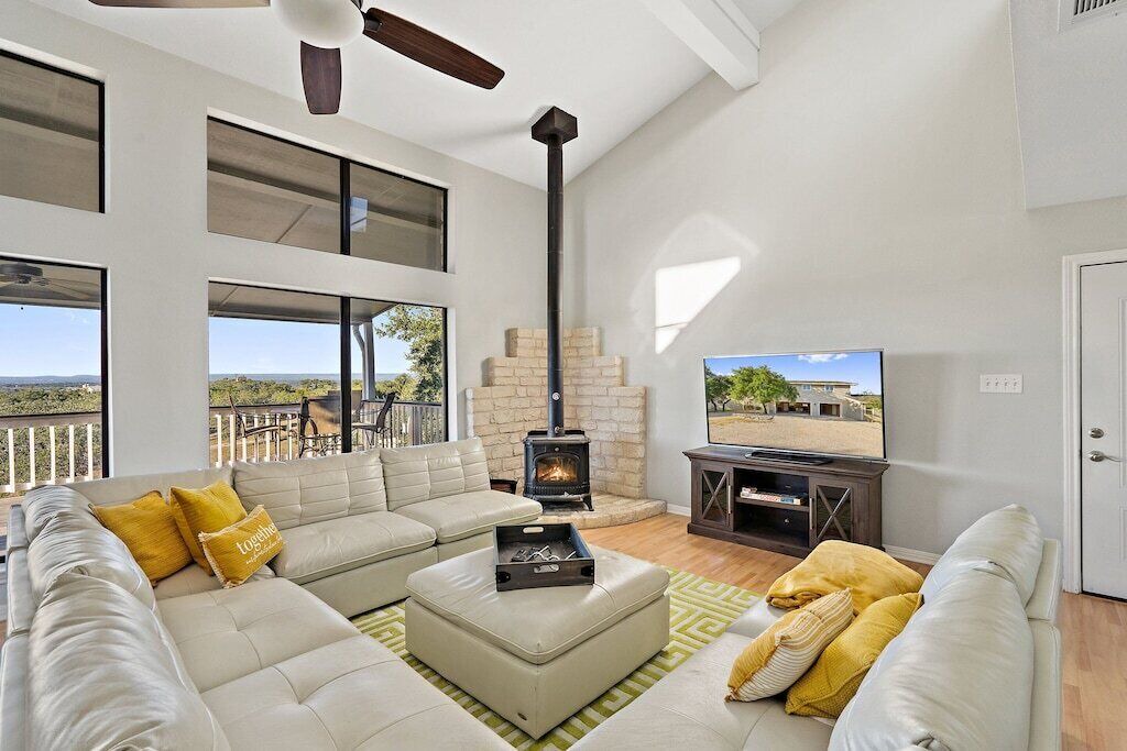 Photo of Livingroom in Spicewood