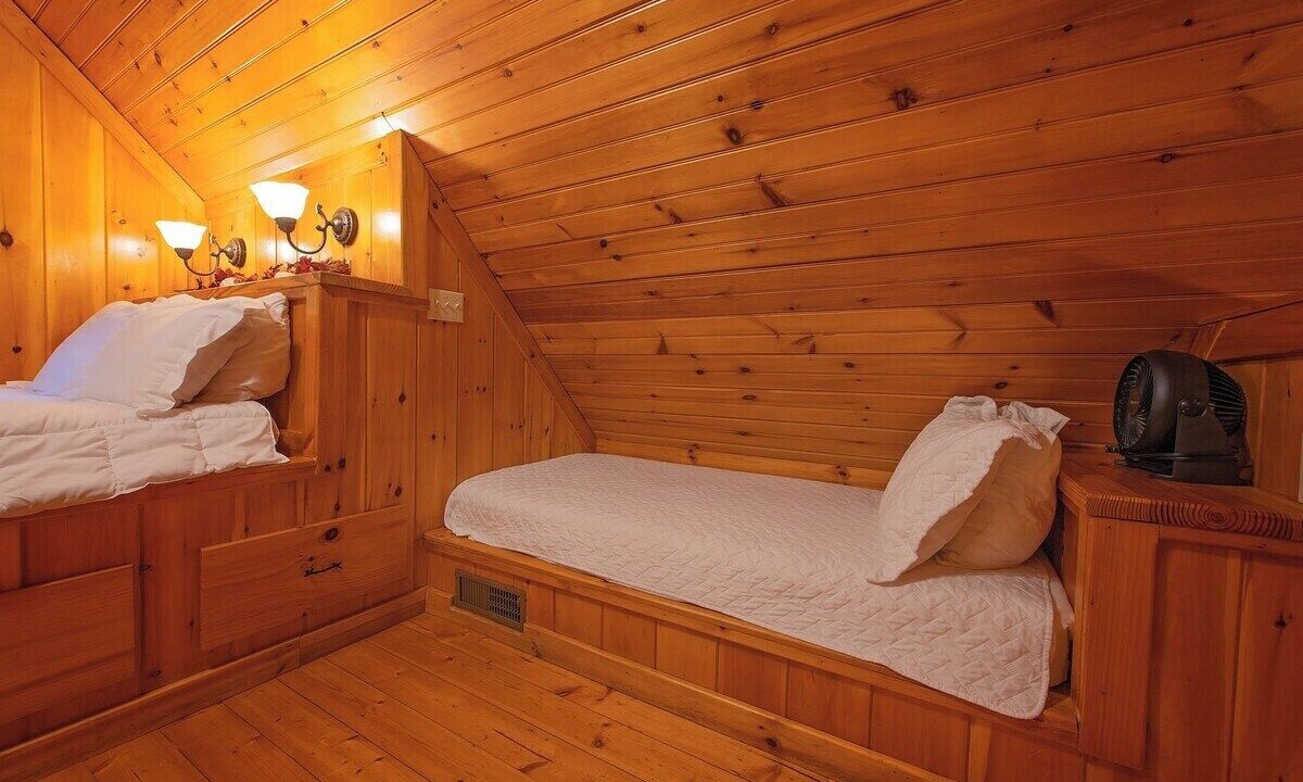 Photo of Bedroom in Benton