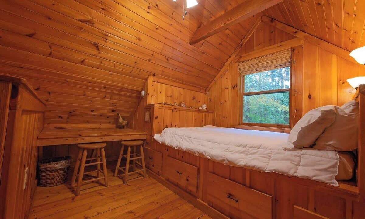 Photo of Bedroom in Benton