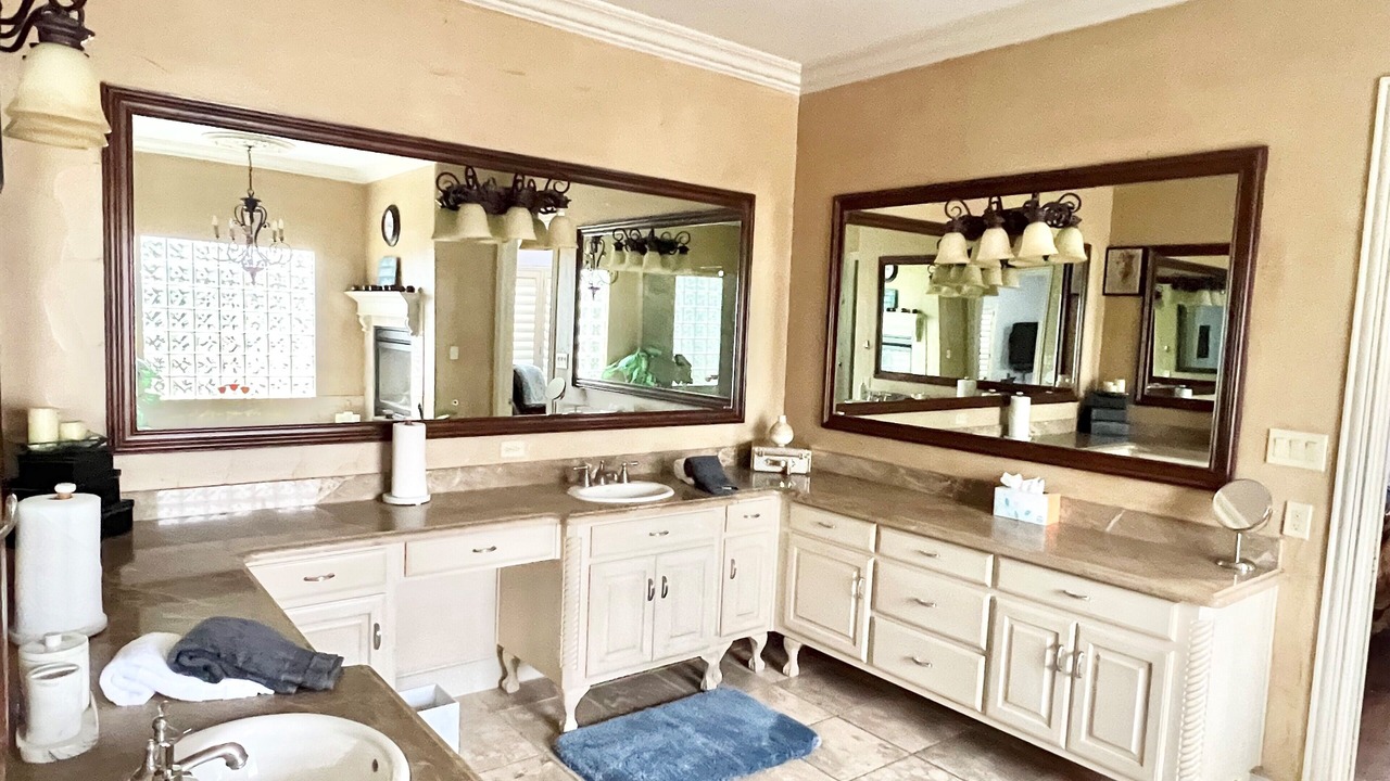Photo of Bathroom in Park Cities