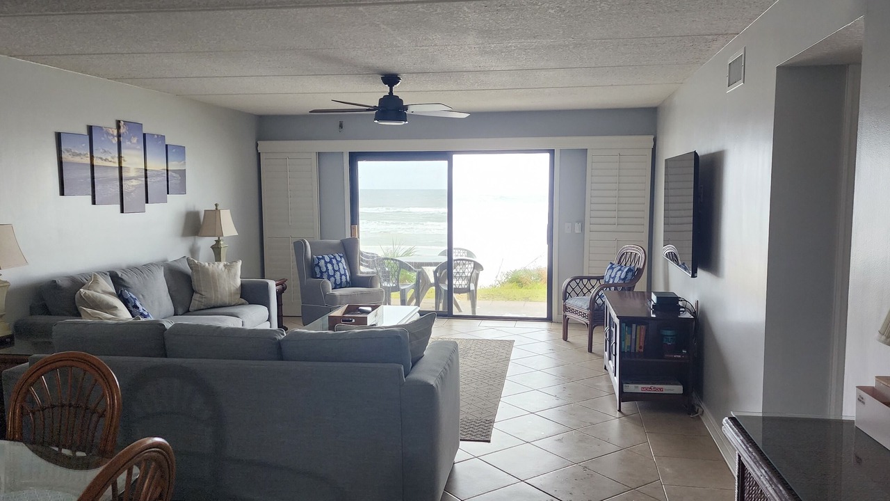 Photo of Livingroom in Crescent Beach