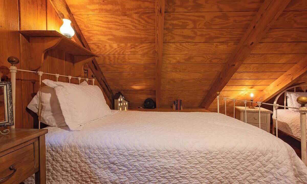 Photo of Bedroom in Benton