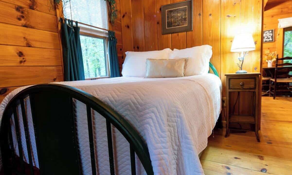 Photo of Bedroom in Benton