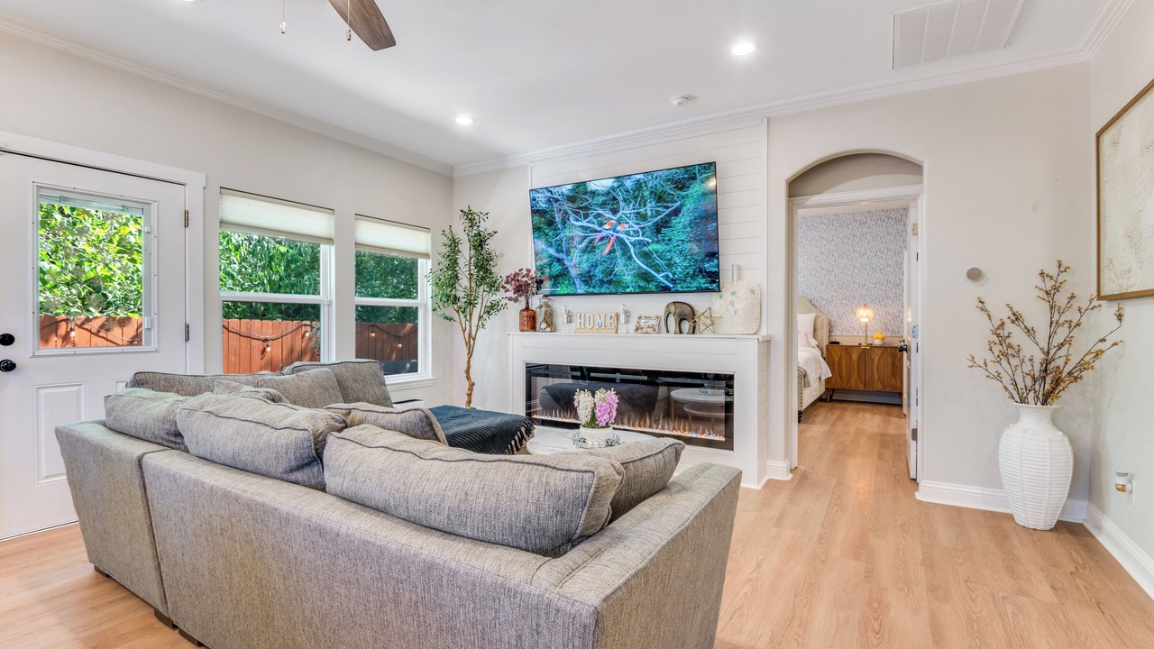 Photo of Livingroom in West Dallas