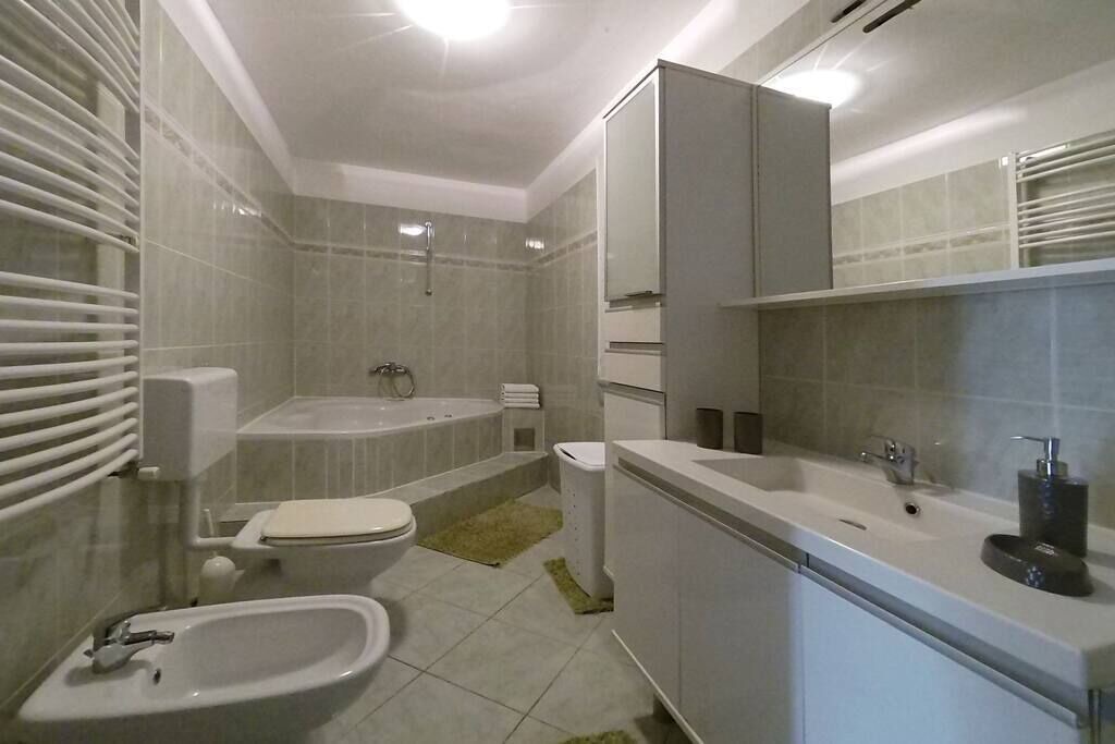 Photo of Bathroom in Gajana