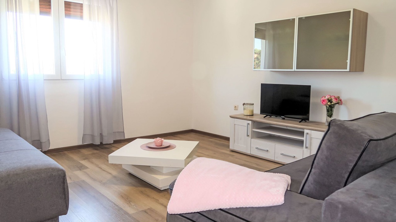 Photo of Livingroom in Pican