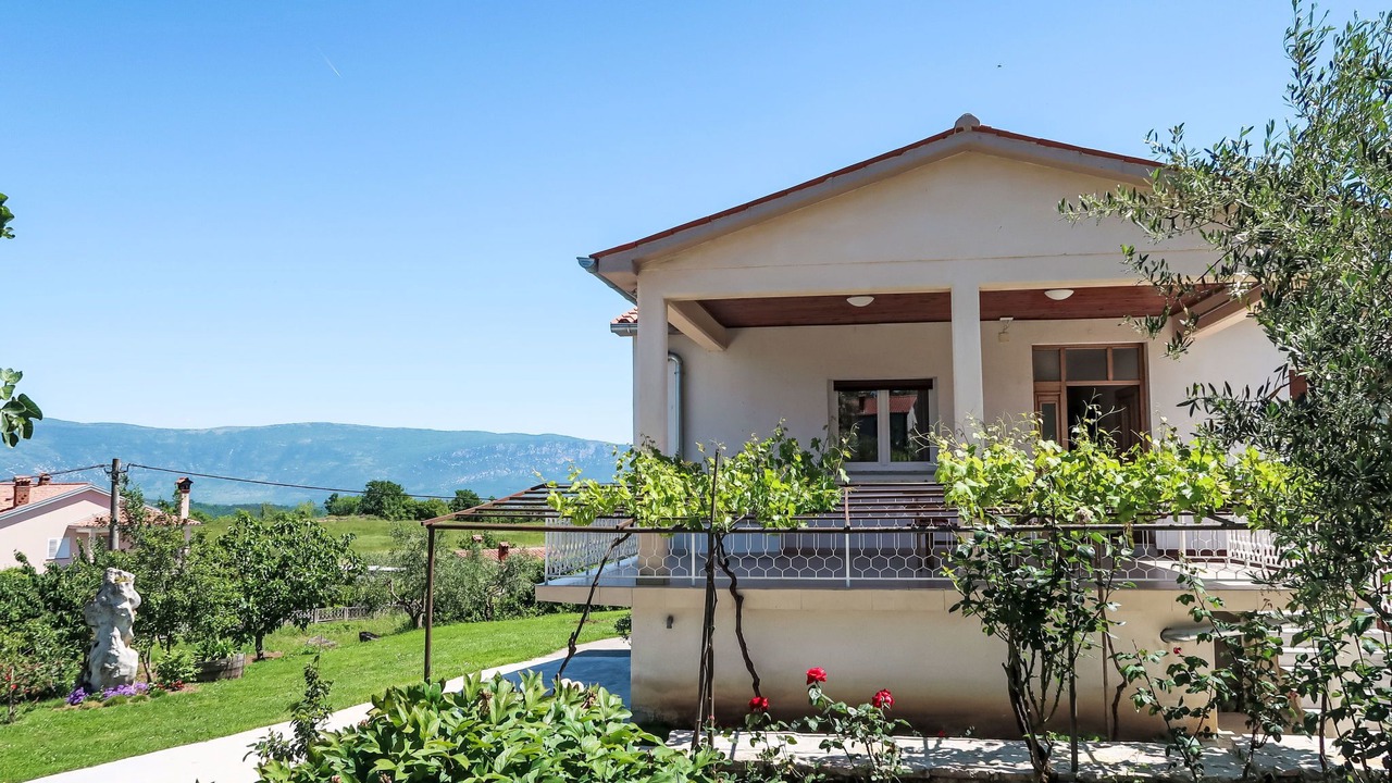 Photo of Outdoor in Pican
